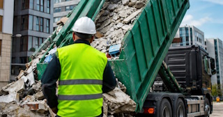 Вывоз строительного мусора в Светлограде: услуги лицензированной компании — ПроМусор